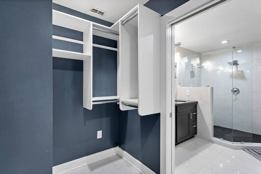 Apartment Downtown New Modern Spacious 3bdrm 2bath 2000 Sq Ft