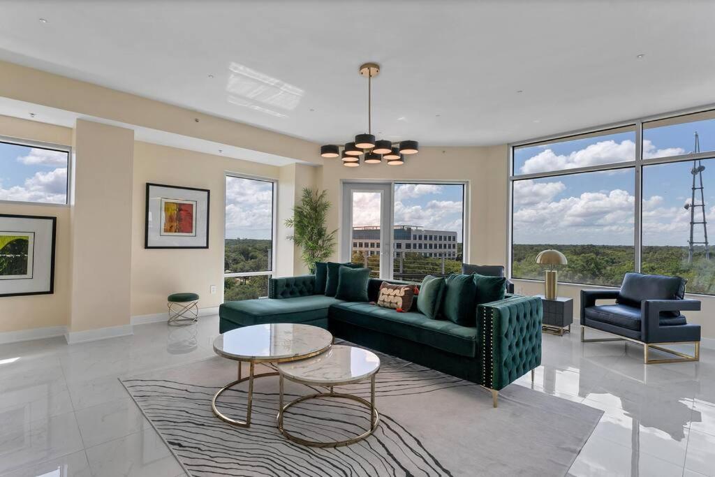 Downtown New Modern Spacious 3bdrm 2bath 2000 Sq Ft Apartment Orlando