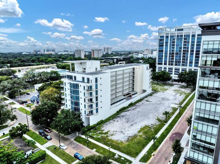 Downtown New Modern Spacious 3bdrm 2bath 2000 Sq Ft Apartment *