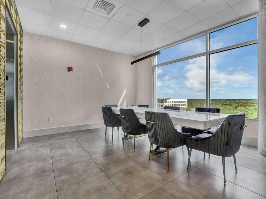 Downtown New Modern Spacious 3bdrm 2bath 2000 Sq Ft Orlando