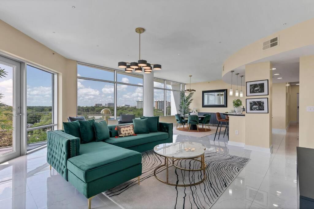 Downtown New Modern Spacious 3bdrm 2bath 2000 Sq Ft Apartment Orlando